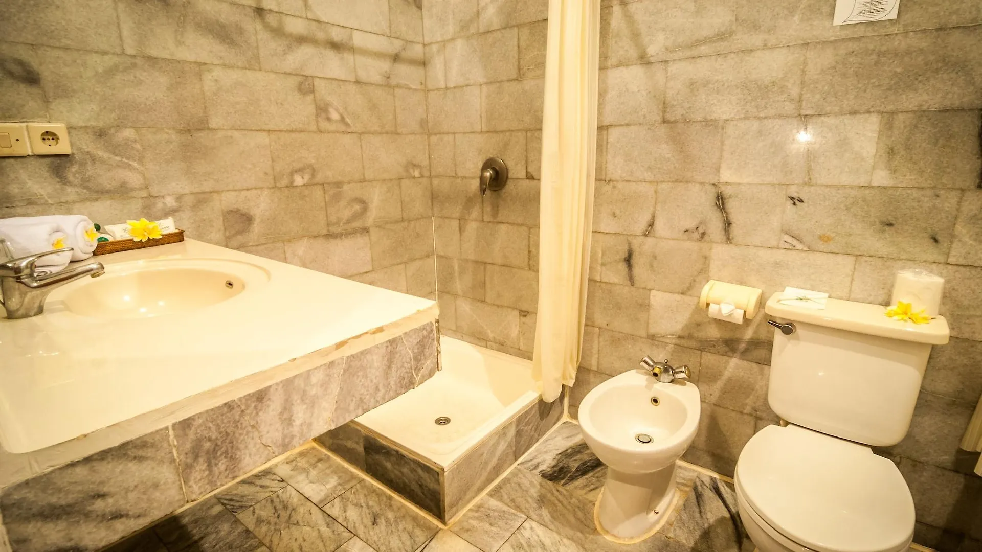 Melasti Kuta Bungalows & Spa Hotel